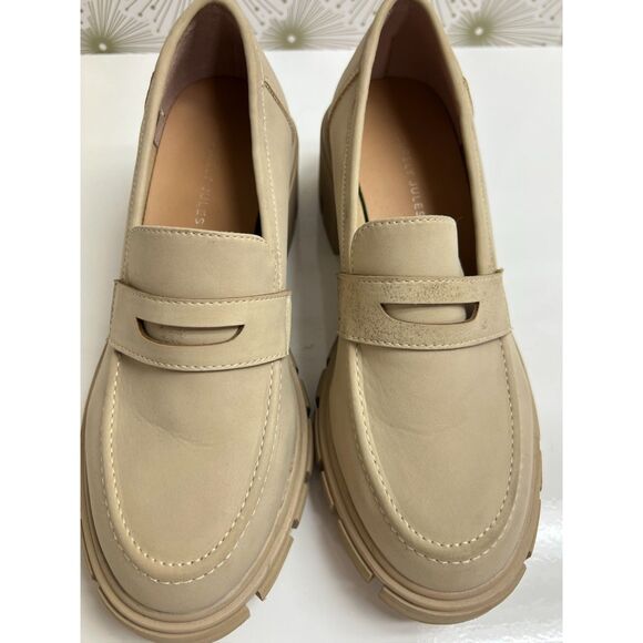 Sincerely Jules cream colored chunky Dylan loafers. Size 8. - Picture 1 of 8